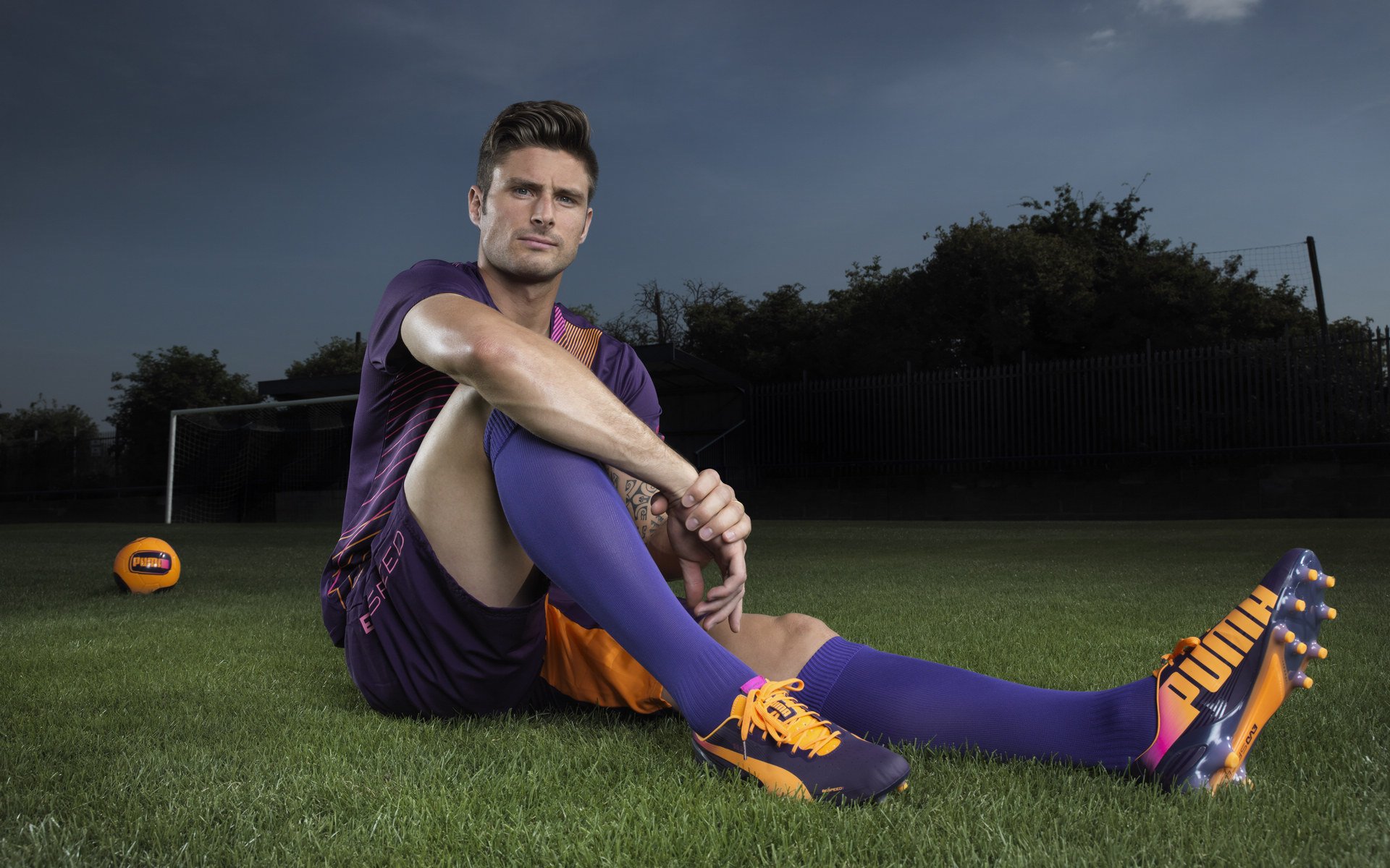 孤星璀璨难掩团队光芒，哈兰德惊艳之夜与塞尔维亚的黎明曙光，星光不掩众辉，哈兰德闪耀夜与塞尔维亚的破晓时刻